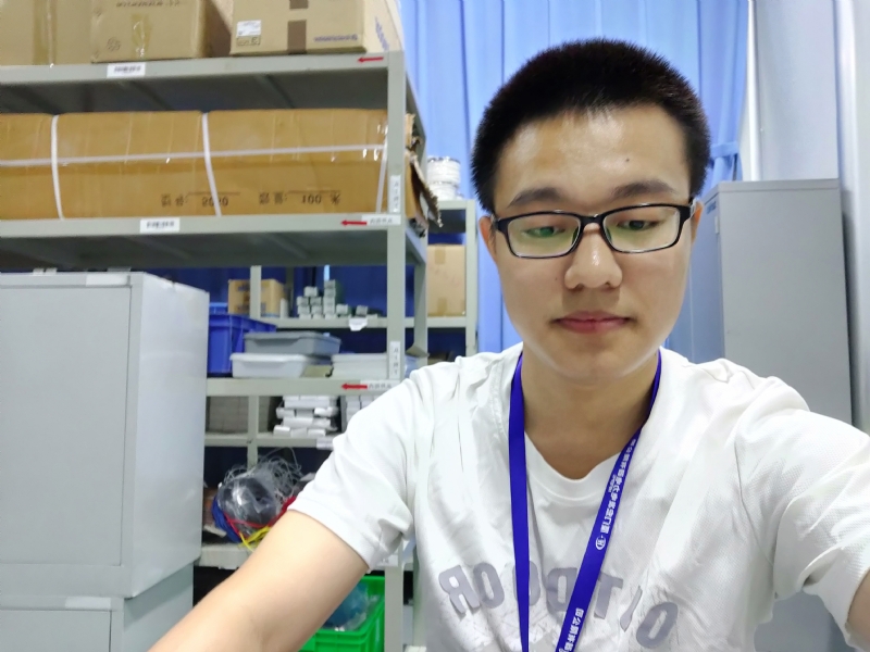 简单的第一张照片--香港上门女婿服务网