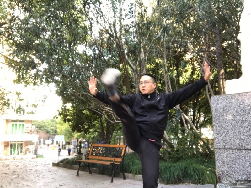 自故深情好受伤的第三张照片--香港上门女婿服务网